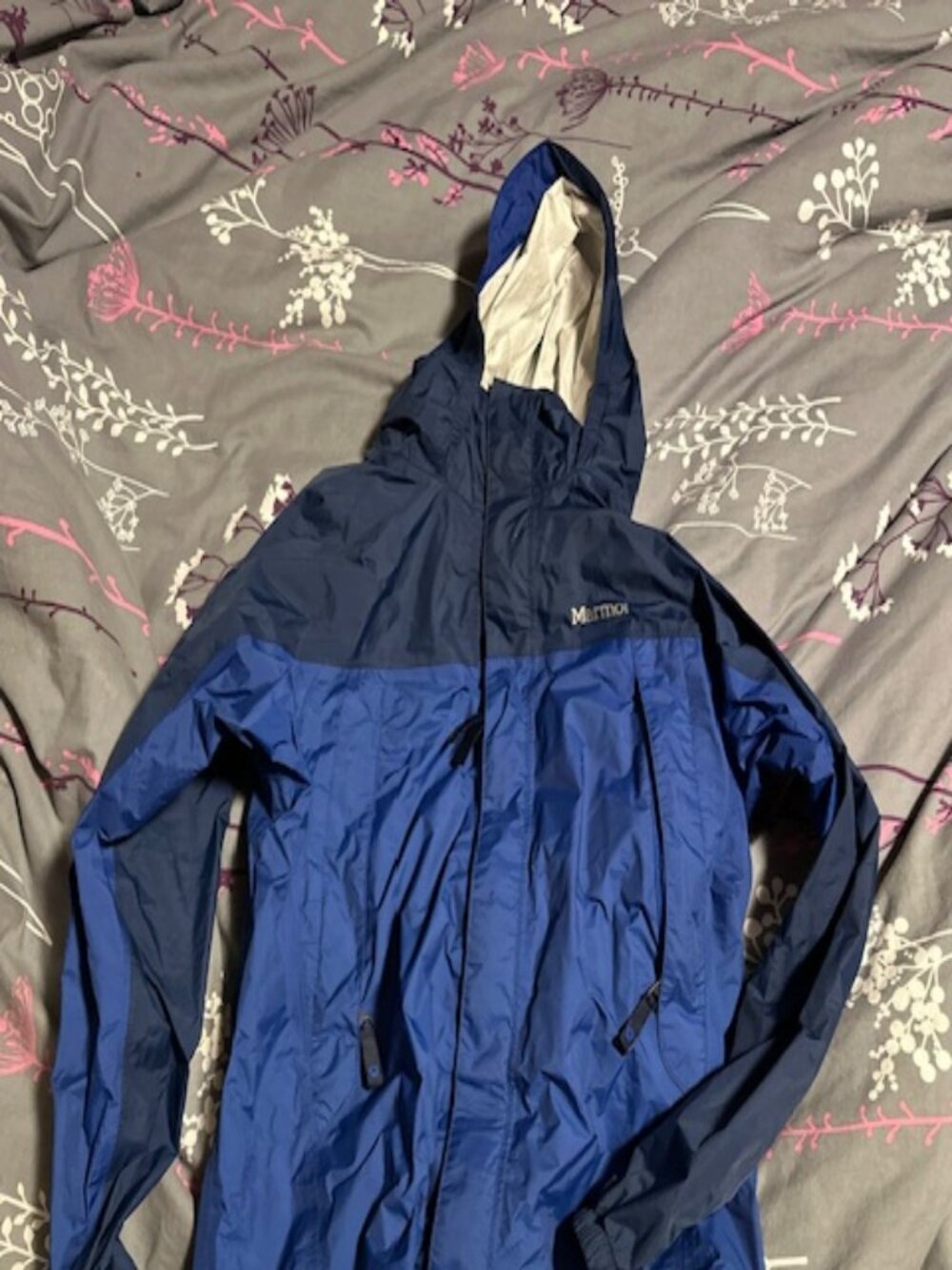 Marmot rain jacket size large youth (fits approx 10)